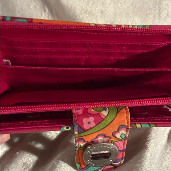 Vera Bradley Vibrant Pink Multicolor Wallet. NWOT - Picture 5 of 5